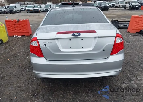 2011 Ford Fusion S z USA, uszkodzony, nr VIN 3FAHP0GA2BR254783